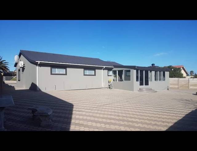 5 BEDROOM HOUSE FOR SALE IN DA NOVA